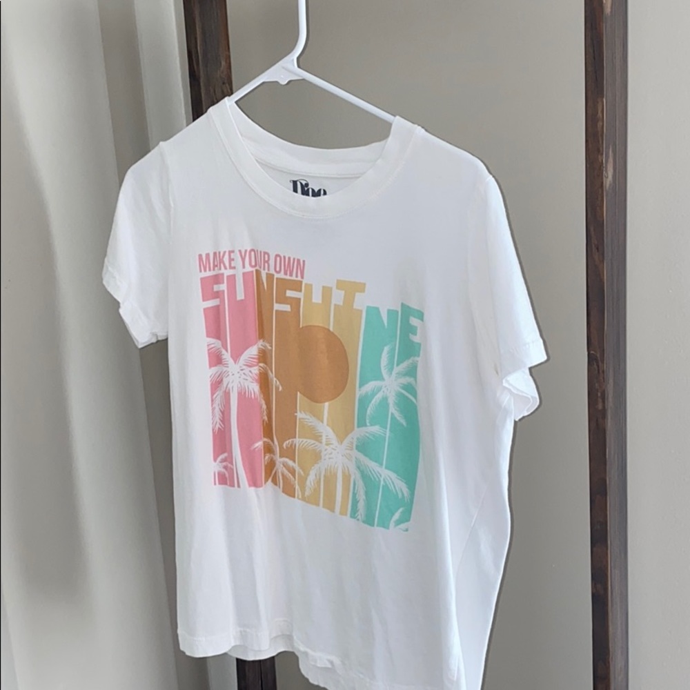 Womens Small Graphic T-shirt
